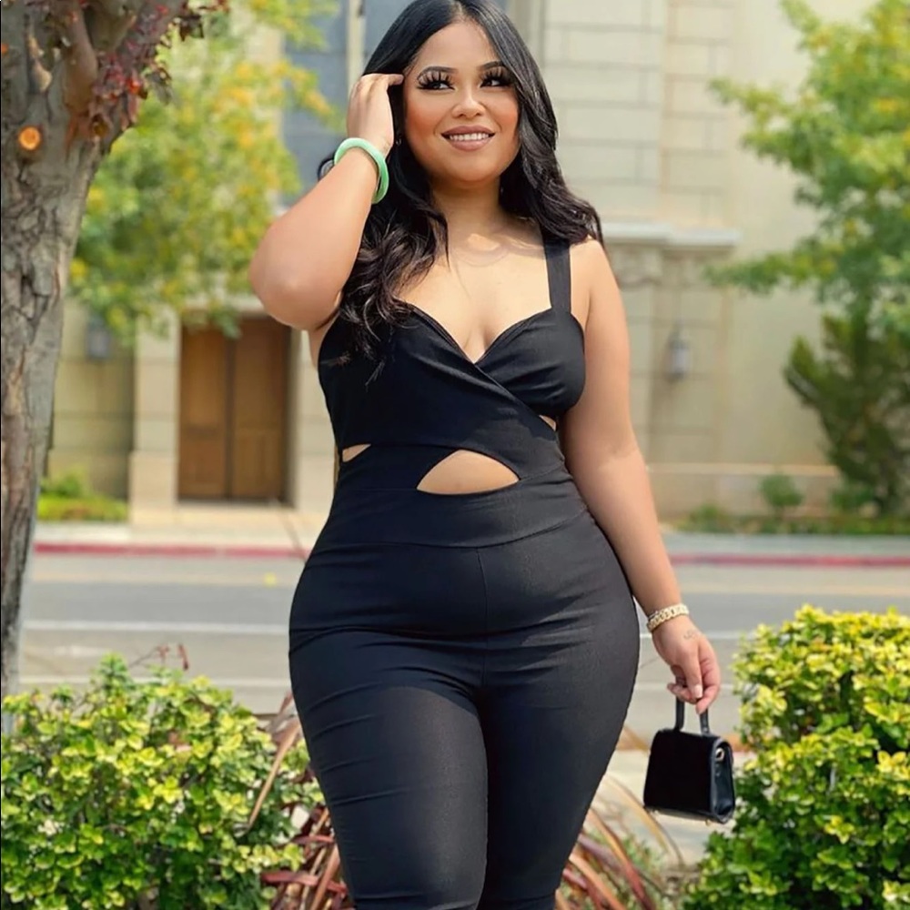 Fashion Nova Skinny Leg Black Jumpsuit Size XL NWT